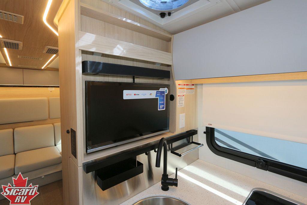 2025 LEISURE TRAVEL VANS WONDER W24RL-AWD