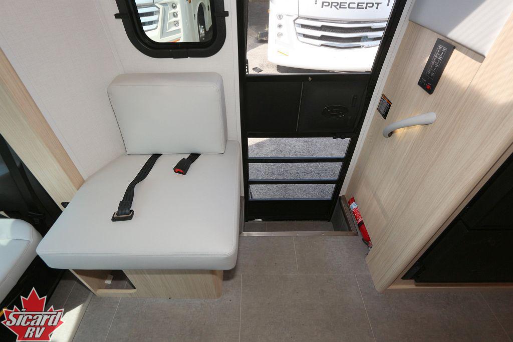 2025 LEISURE TRAVEL VANS WONDER W24RL-AWD