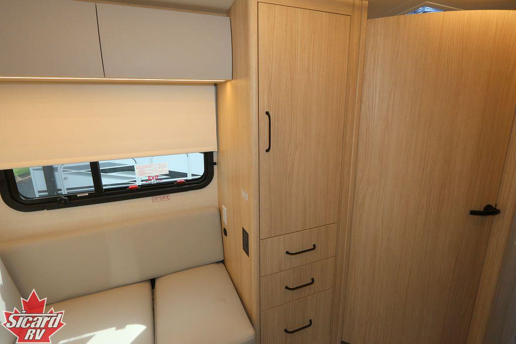 2025 LEISURE TRAVEL VANS WONDER W24RL-AWD