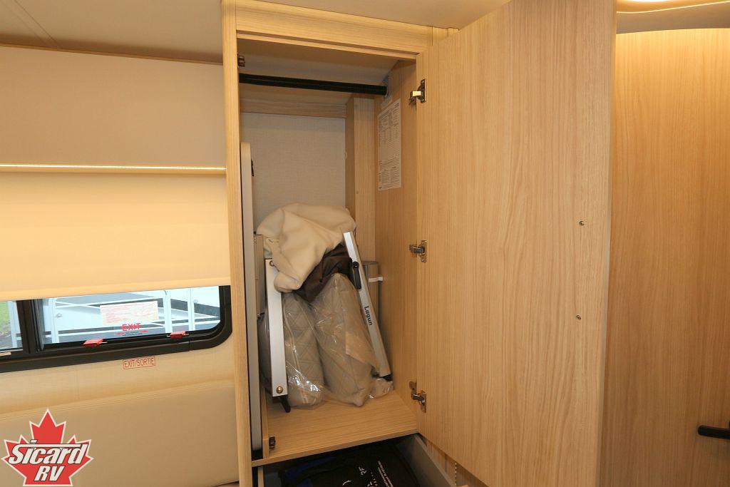 2025 LEISURE TRAVEL VANS WONDER W24RL-AWD