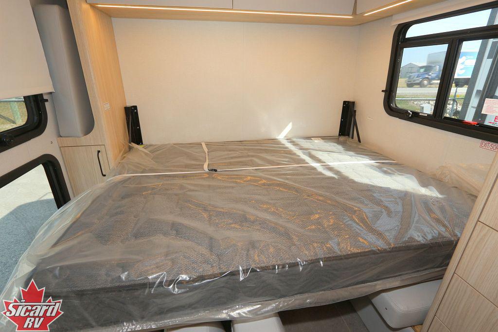 2025 LEISURE TRAVEL VANS WONDER W24RL-AWD
