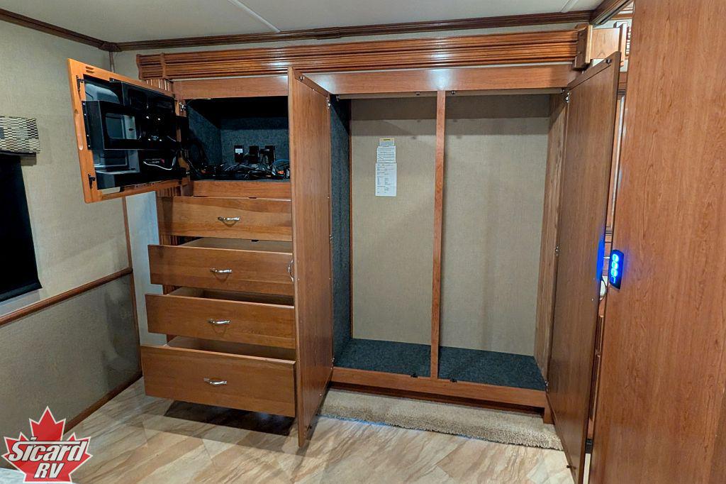 2017 HOLIDAY RAMBLER VACATIONER 35P