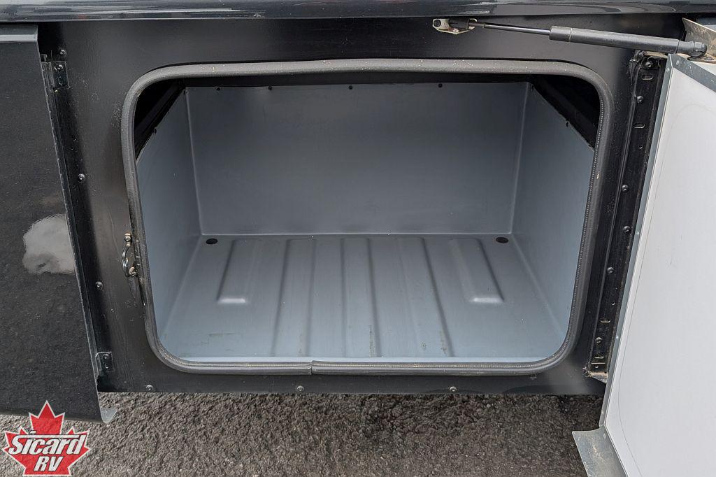 2017 HOLIDAY RAMBLER VACATIONER 35P