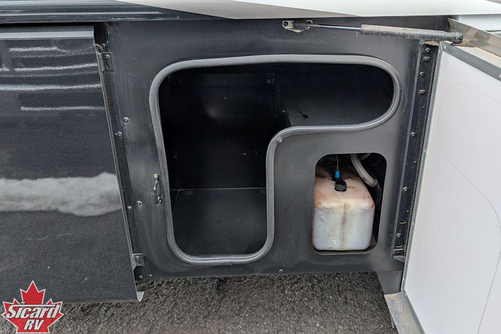 2017 HOLIDAY RAMBLER VACATIONER 35P