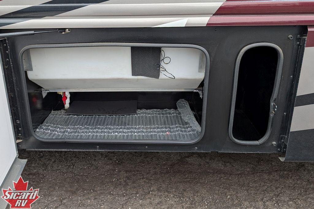 2017 HOLIDAY RAMBLER VACATIONER 35P