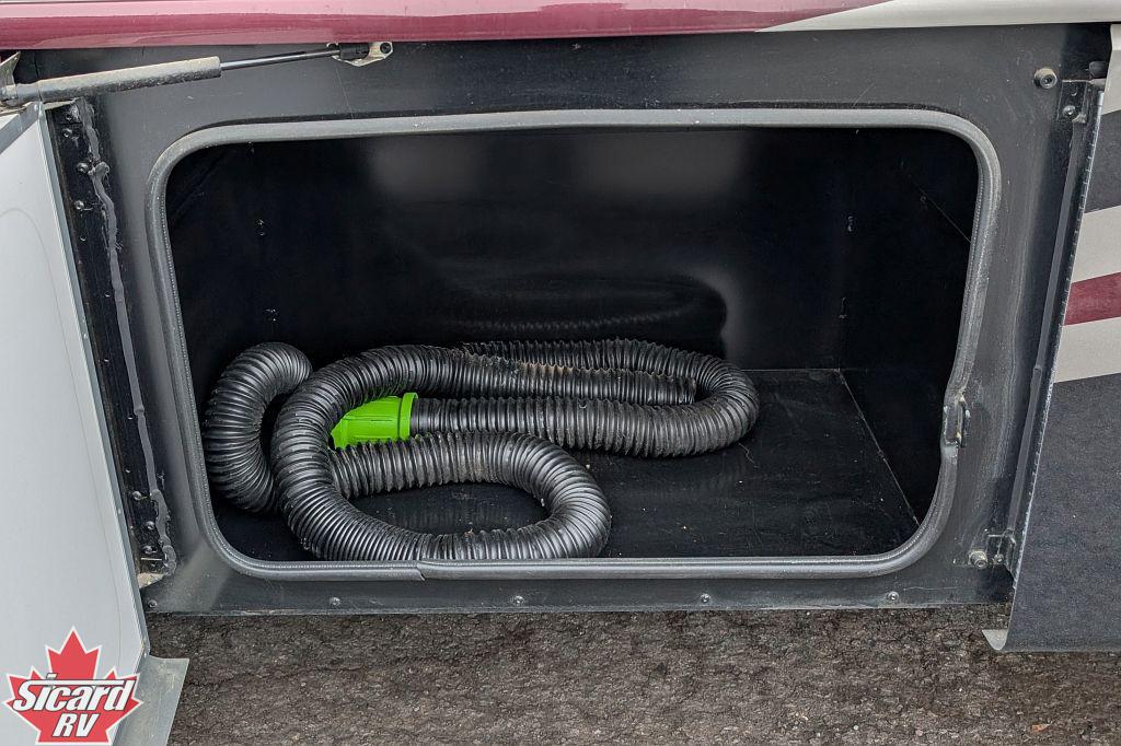 2017 HOLIDAY RAMBLER VACATIONER 35P