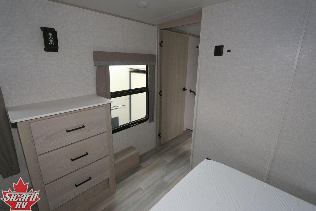 2023 FOREST RIVER FLAGSTAFF 8529CLBS