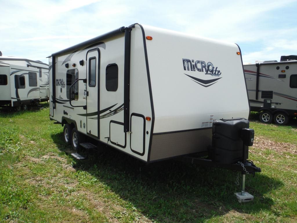 2017 FLAGSTAFF MICRO LITE 23FBKS