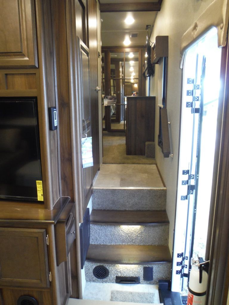 Rv Trailers For Sale Ontario >> NEW 2018 PALOMINO COLUMBUS 340RK FIFTH WHEEL - Stratford | RVHotline RV Trader Rv Trailers For Sale Ontario >> NEW 2018 PALOMINO COLUMBUS 340RK FIFTH WHEEL - Stratford | RVHotline RV Trader