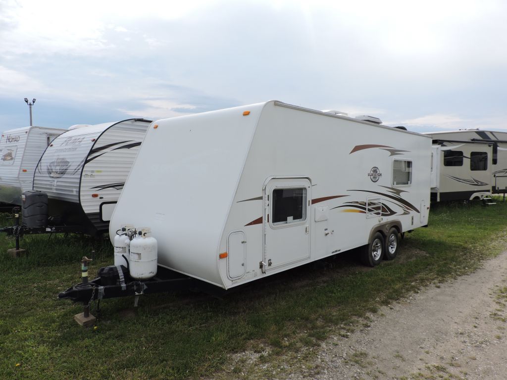 2009 FOREST RIVER Surveyor 235RKS