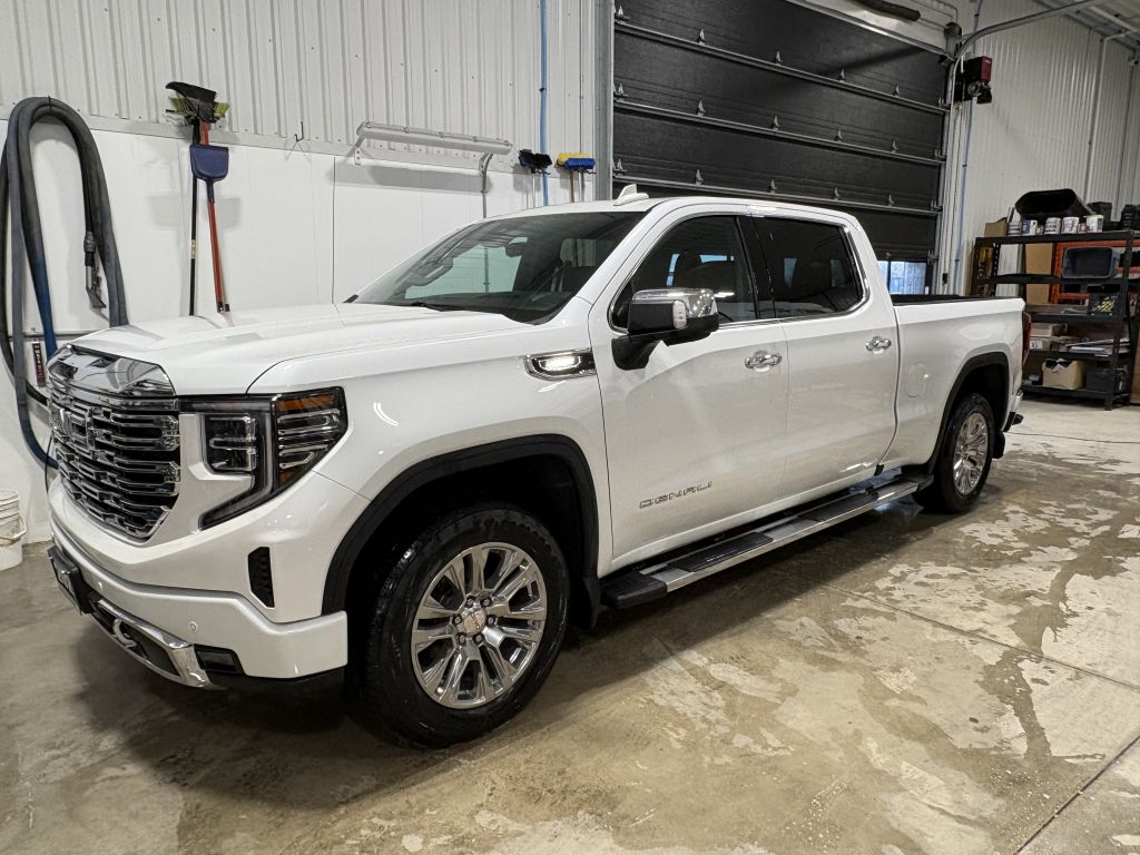 GMC Sierra 1500 Denali Crew Cab 4WD 2022