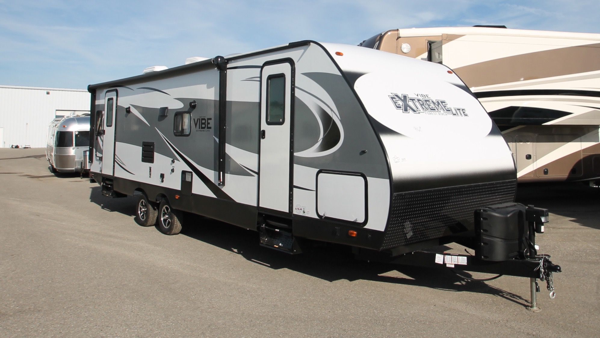 Vibe Extreme Lite Travel Trailers CanAm RV Centre