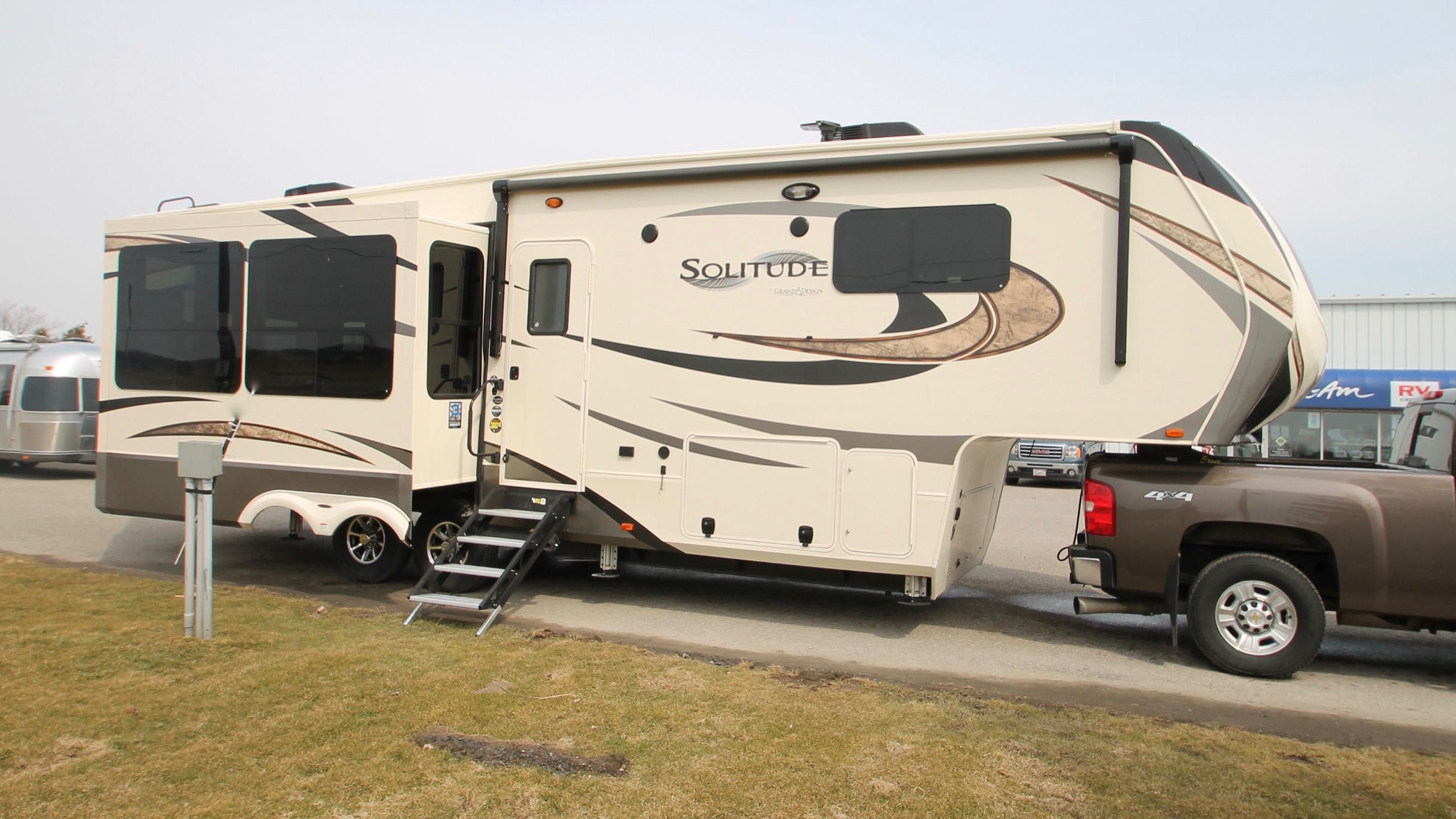 solitude fifth grand 310gk wheel rv wheels length