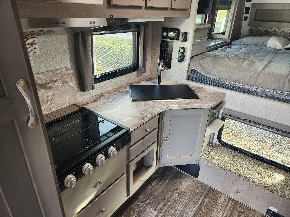 New and Used RV Truck Campers for Sale RVHotline Canada RV Trader