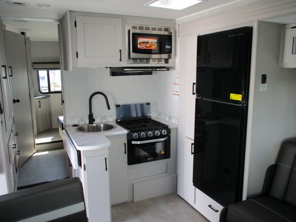 2023 Coachmen RV freelander 31