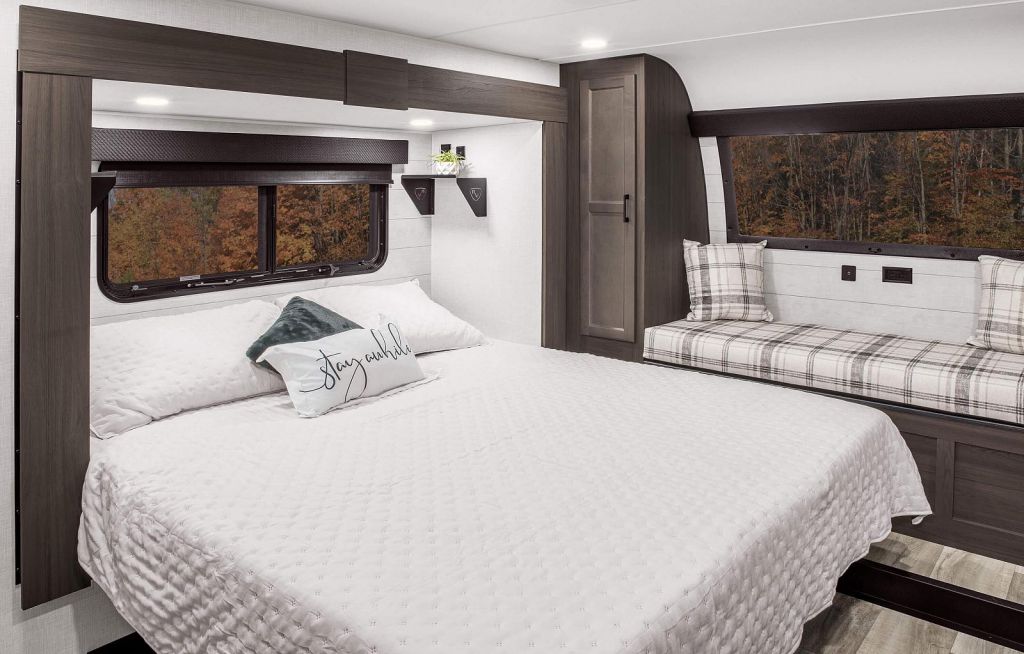 2026 SPORTTREK 353VIK