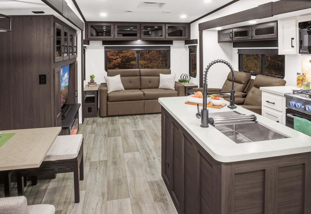 2026 SPORTTREK 353VIK