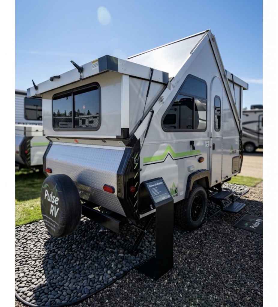 2022 RANGER 12 REAR SOFA