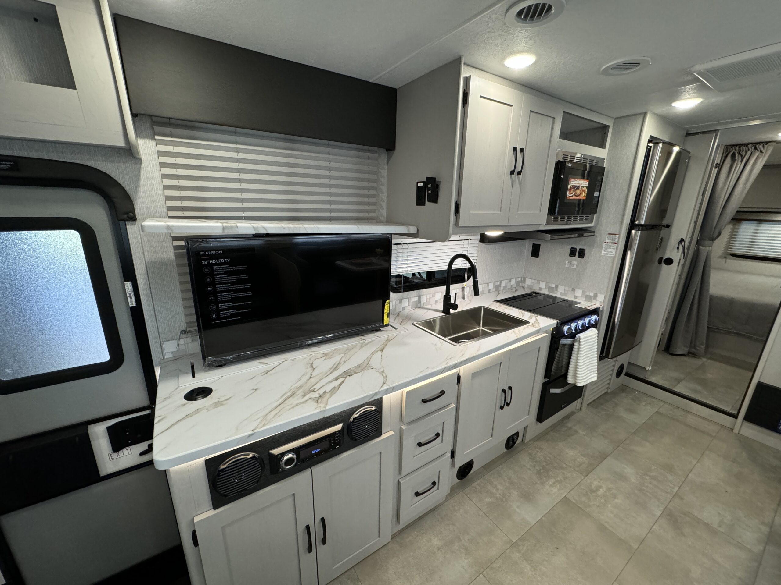 2023 Coachmen RV 31mbf45