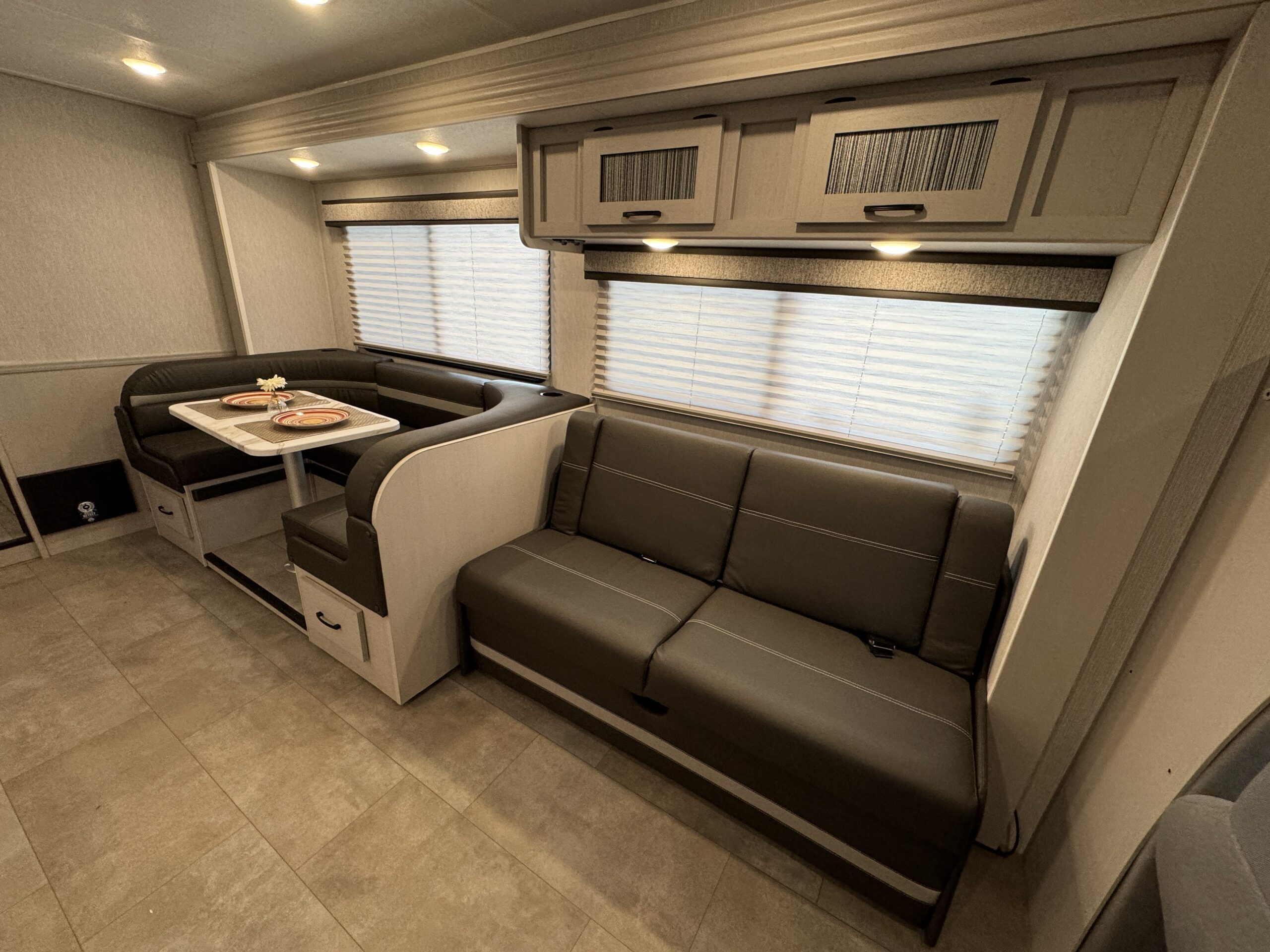 2023 Coachmen RV 31mbf45