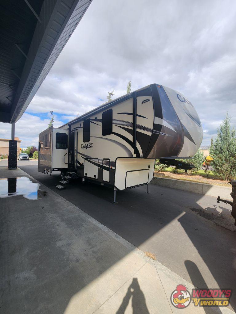 2017 CAMEO 3301RL