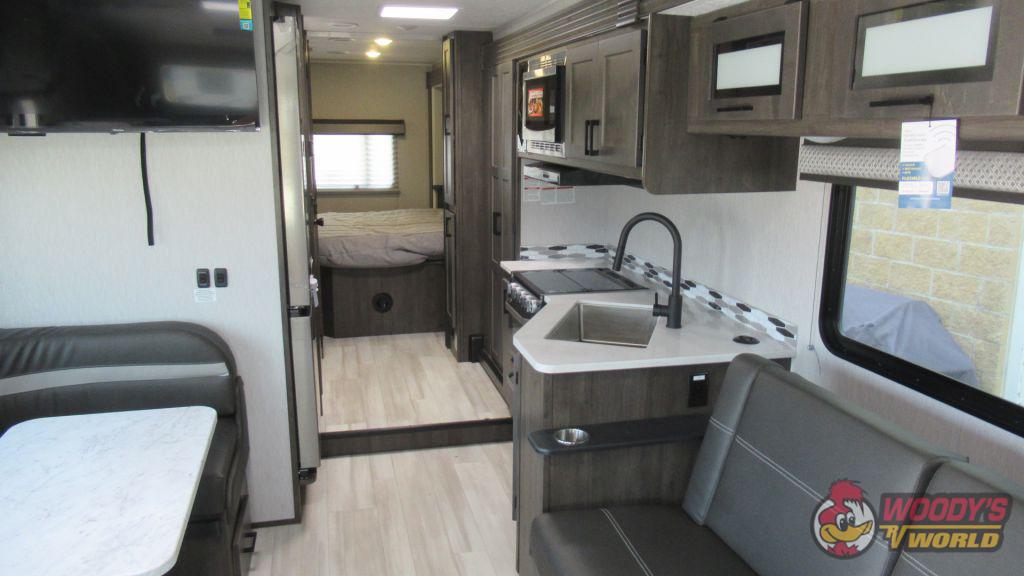 2023 Coachmen RV leprechaun 311fs