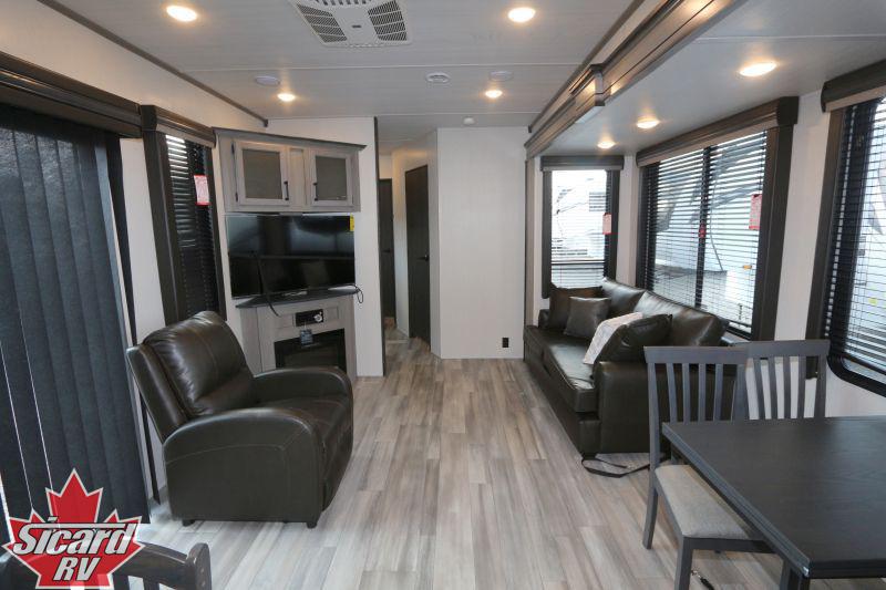 2024 KEYSTONE RETREAT 39FKSS Sicard RV