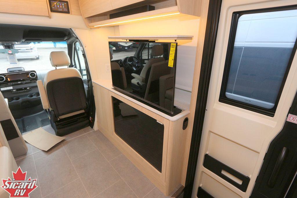 2026 LEISURE TRAVEL VANS UNITY U24MBL