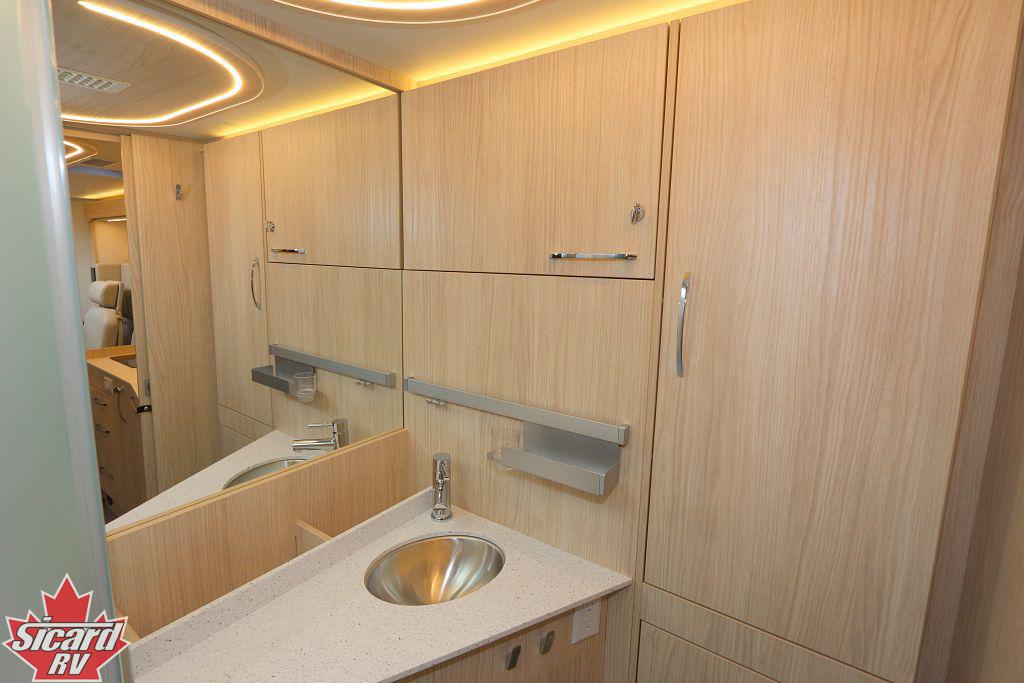 2026 LEISURE TRAVEL VANS UNITY U24MBL