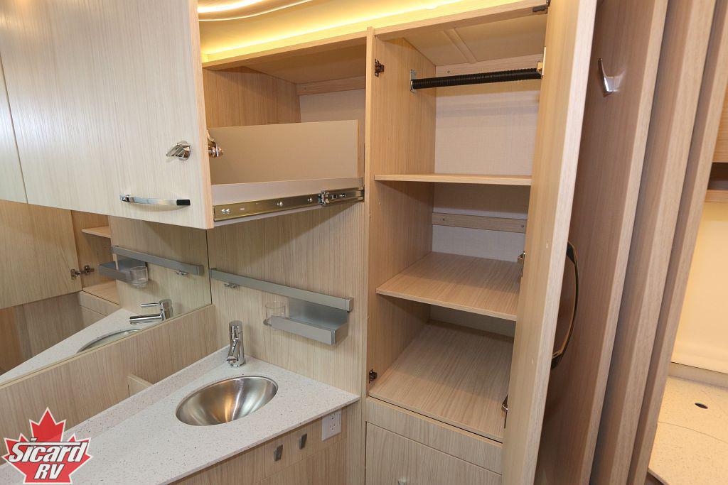 2026 LEISURE TRAVEL VANS UNITY U24MBL