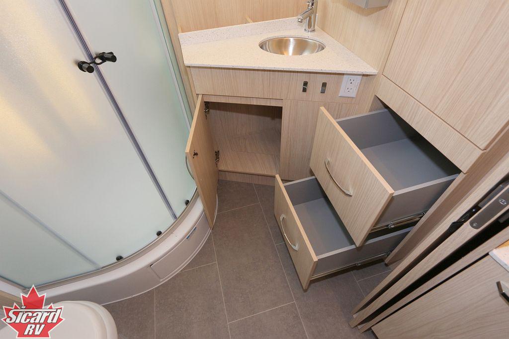 2026 LEISURE TRAVEL VANS UNITY U24MBL