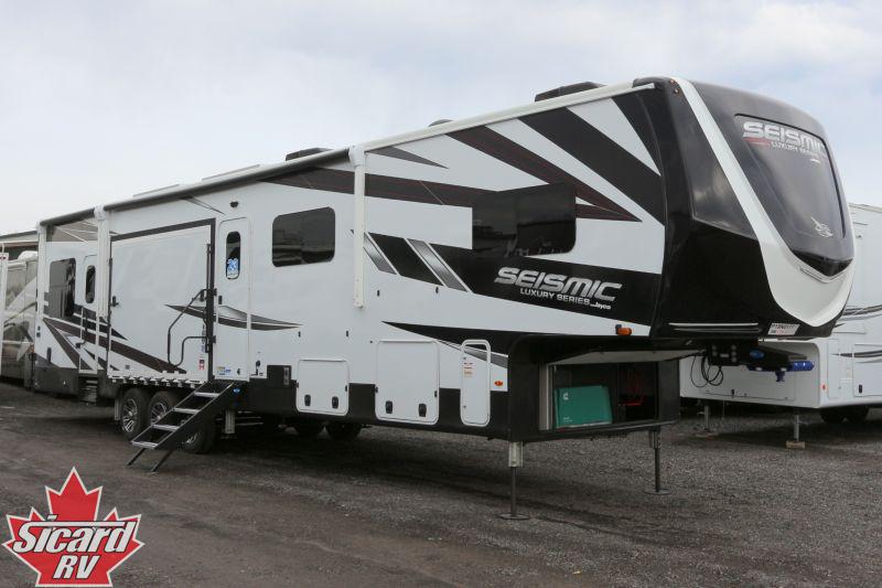 2023 Jayco Seismic Luxury 4113 Sicard Rv