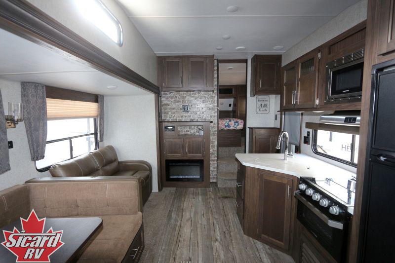 2018 FOREST RIVER CHEROKEE 235B