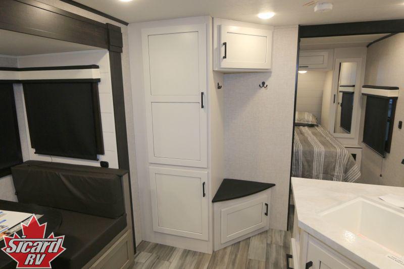 2024 Jayco jay feather 27bhb