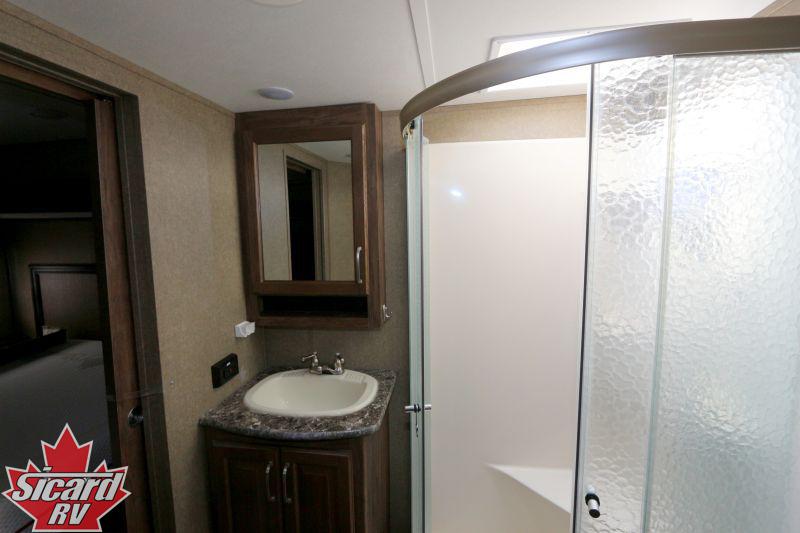 2016 KEYSTONE AVALANCHE 380FL