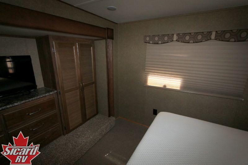 2016 KEYSTONE AVALANCHE 380FL