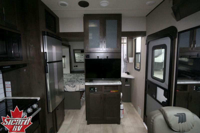 2022 Grand Design RV momentum 23g