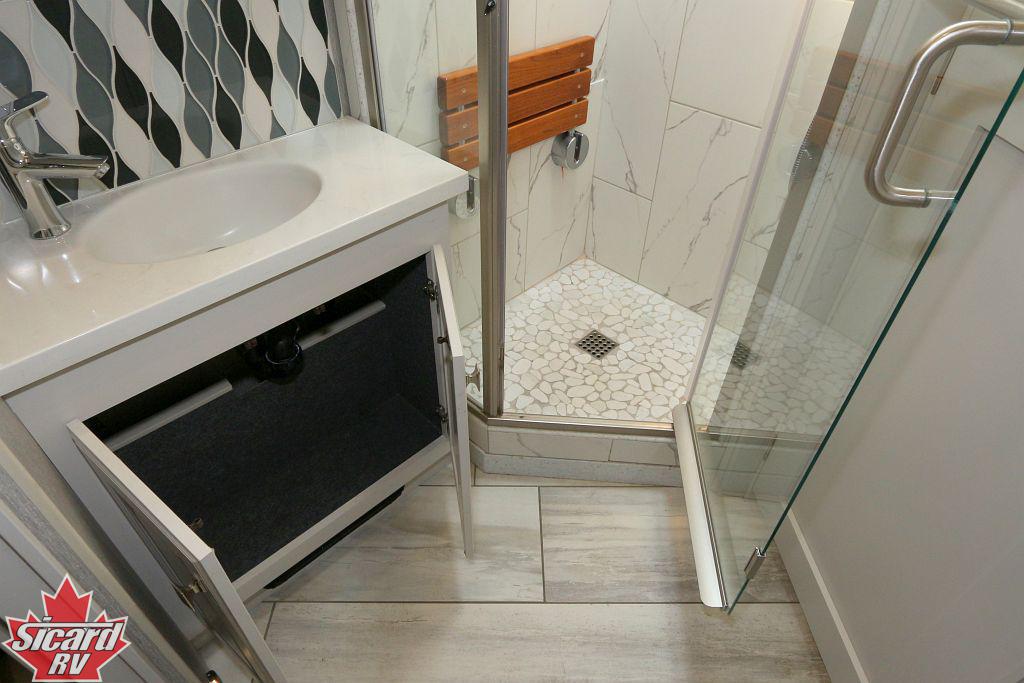 2022 FLEETWOOD DISCOVERY LXE 36HQ