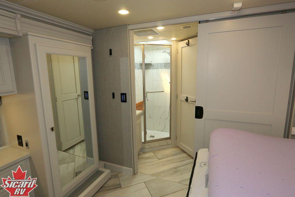 2022 FLEETWOOD DISCOVERY LXE 36HQ