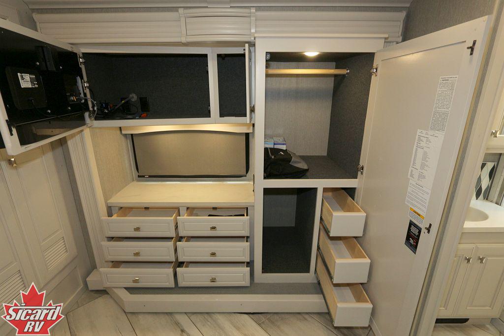 2022 FLEETWOOD DISCOVERY LXE 36HQ