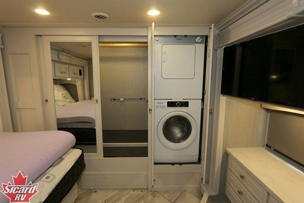 2022 FLEETWOOD DISCOVERY LXE 36HQ