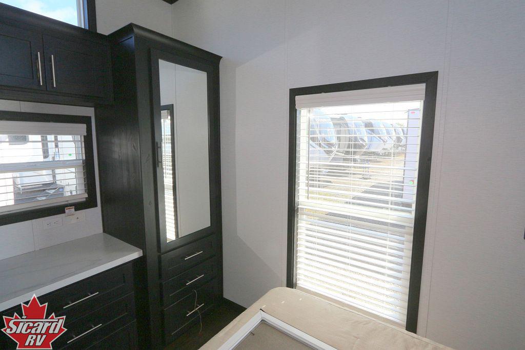 2026 KROPF CANADIAN LAKESIDE 8179CWD