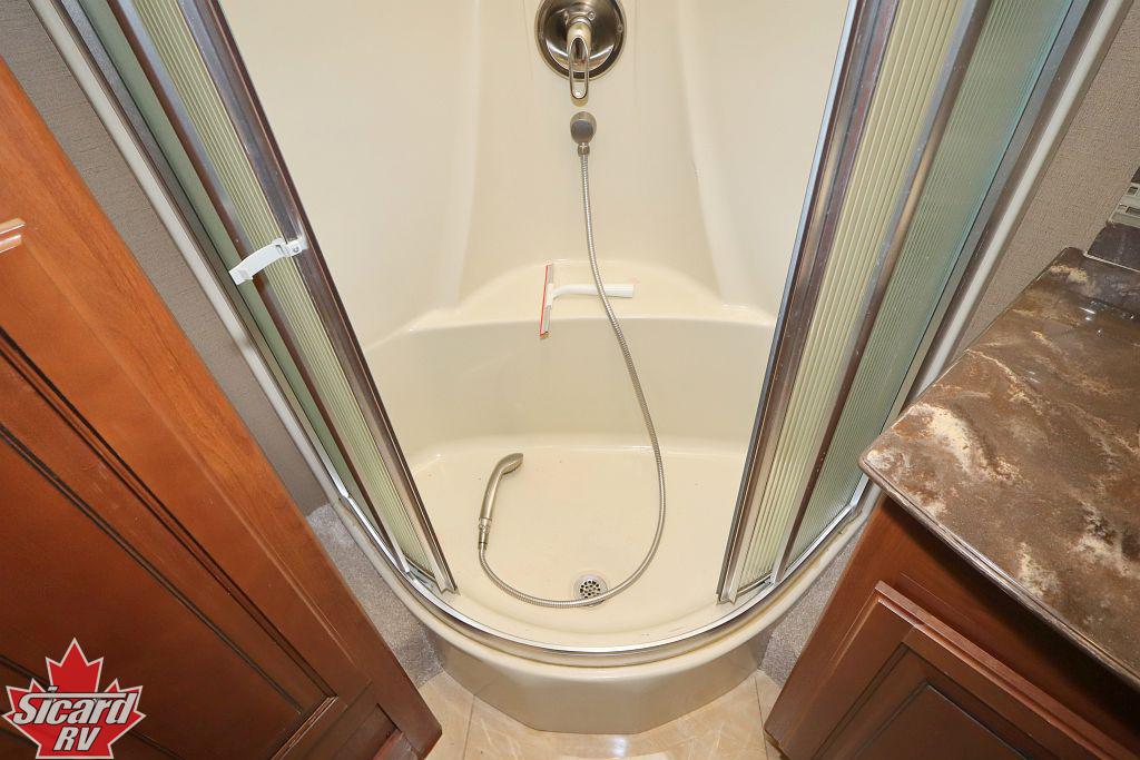 2015 FLEETWOOD DISCOVERY 40X