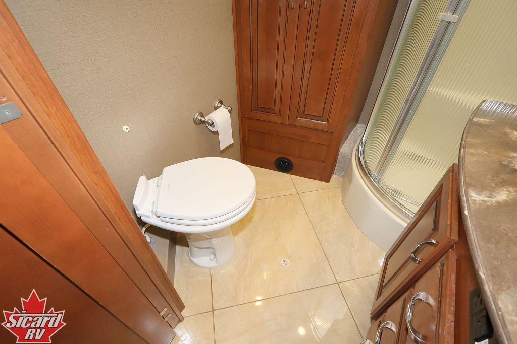 2015 FLEETWOOD DISCOVERY 40X