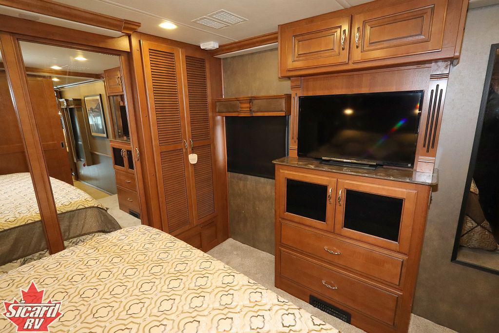 2015 FLEETWOOD DISCOVERY 40X