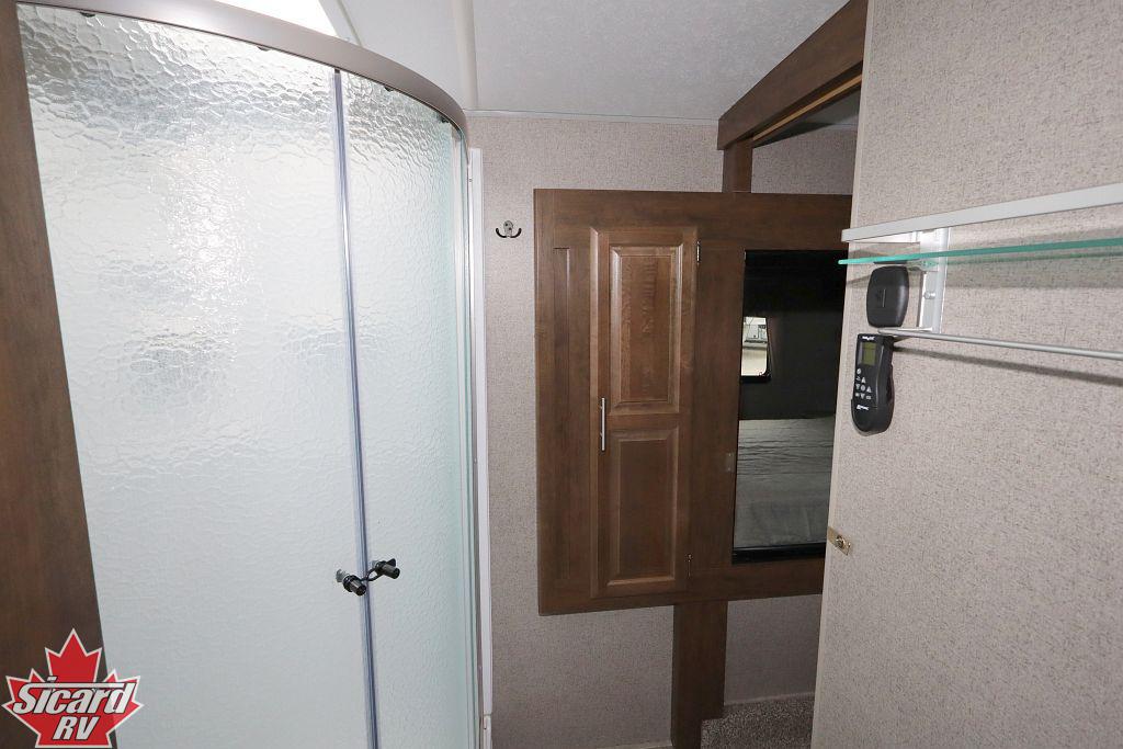 2019 FOREST RIVER ROCKWOOD ULTRA LITE 2898KS