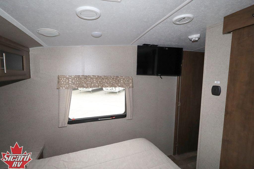 2019 FOREST RIVER ROCKWOOD ULTRA LITE 2898KS