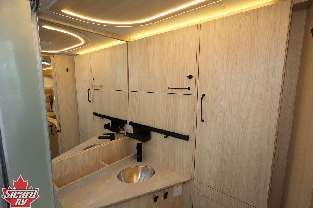 2026 LEISURE TRAVEL VANS UNITY U24MBL