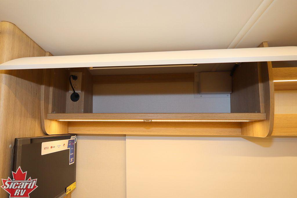 2026 LEISURE TRAVEL VANS WONDER W24RTB