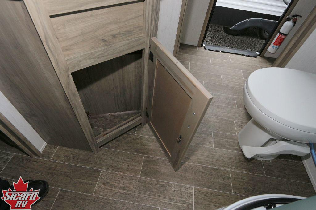 2022 FOREST RIVER CHEROKEE ALPHA WOLF 26RL-L